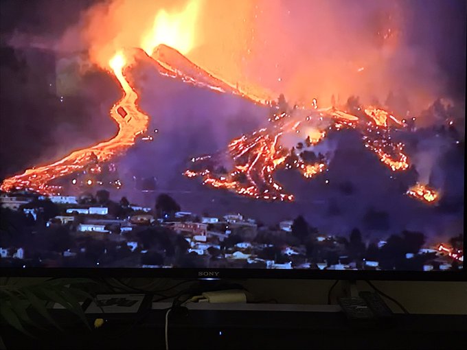 Scena Naşterii Domnului a fost recreată din cenuşă şi roci vulcanice provenite din erupţia din Canare