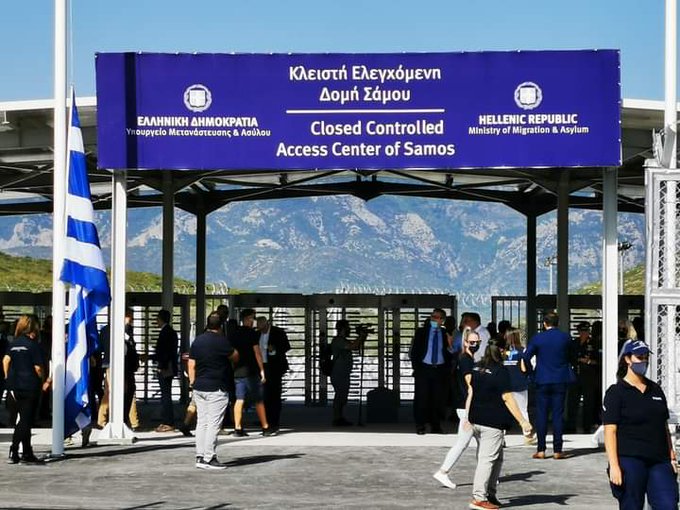 Migranţii de pe insula Samos sunt mutaţi într-o nouă tabără ‘închisă’ (VIDEO)