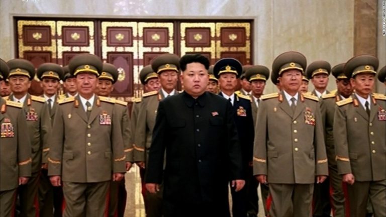 Kim Jong-Un se descotoroseşte de doi ‘dinozauri’ din armata nord-coreeană