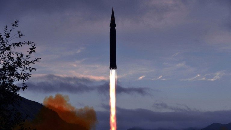 Coreea de Nord a efectuat un tir spre largul mării cu o rachetă balistică cu rază scurtă de acţiune
