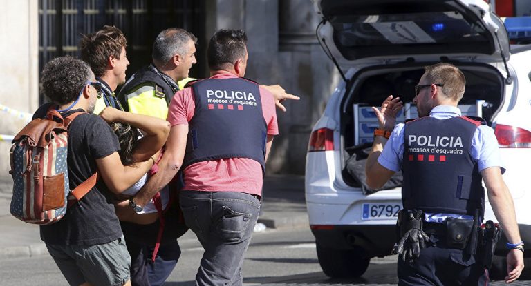 Poliţia spaniolă l-a IDENTIFICAT şi ARESTAT pe atacatorul din Barcelona- FOTO/VIDEO