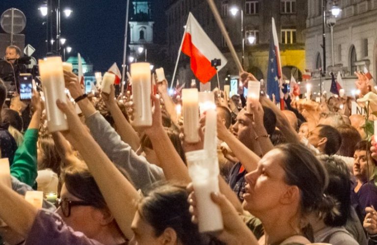 Polonia: Manifeste la Varşovia pentru apărarea libertăţii