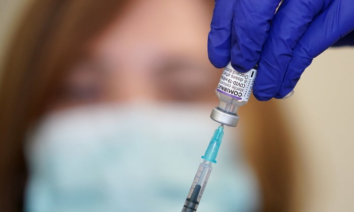Vaccinurile NU reduc riscul de transmitere a Covid-ului în gospodărie