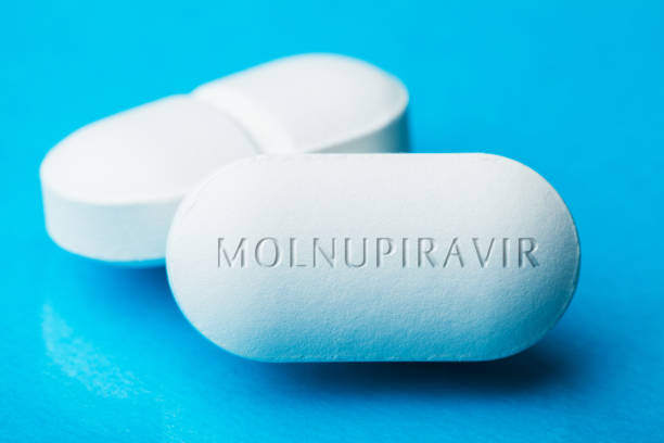 Pastila anti-COVID-19 Molnupiravir a arătat o eficacitate mai scăzută într-un studiu cu date actualizate