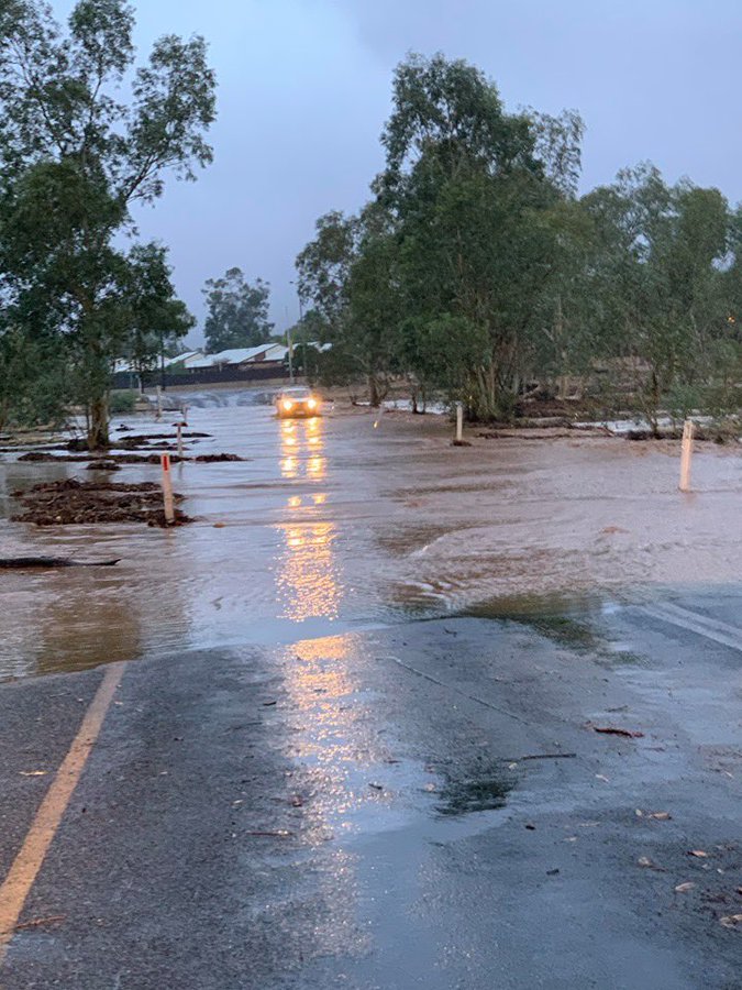 Cel puţin şase persoane au murit în inundaţiile provocate de ploile torenţiale în estul Australiei