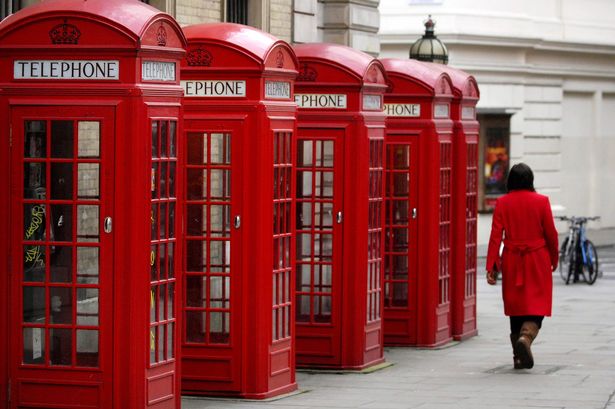 De ce Marea Britanie nu este pregătită să pună lacătul pe celebrele sale cabine telefonice