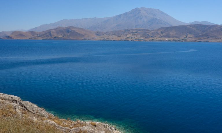Descoperire uluitoare pe fundul unui lac din Turcia. Are cel puţin 3000 de ani!