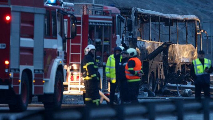 Proprietarul autocarului care a luat foc în Bulgaria a rămas fără licenţă de transport