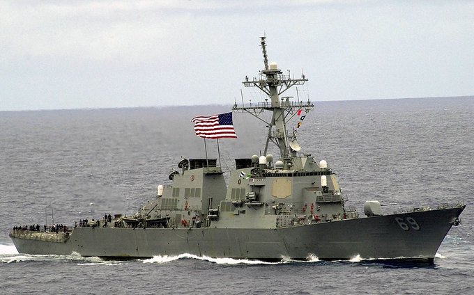 Polemică între China şi SUA legată de prezenţa unui distrugător cu rachete ghidate în Marea Chinei de Sud