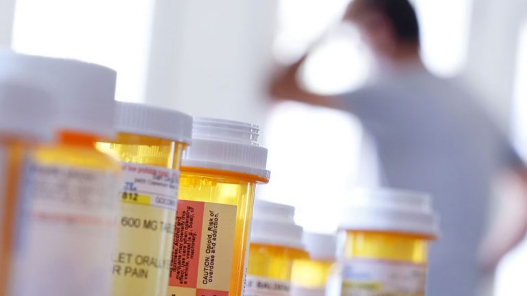 Coloşii FARMA din SUA sunt vinovaţi pentru criza opioidelor