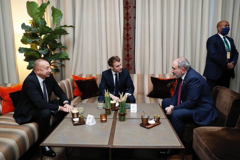Întâlnire trilaterală Franţa-Armenia-Azerbaidjan