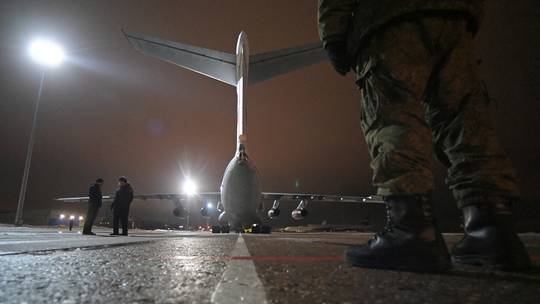 Ruşii au trimis în Ungaria un avion plin cu combustibil nuclear