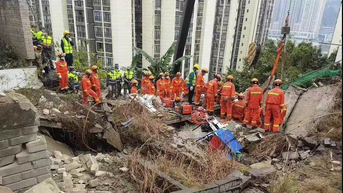 EXPLOZIE într-o cantină din China! Cel puţin 20 de persoane au rămas sub dărâmături (VIDEO)