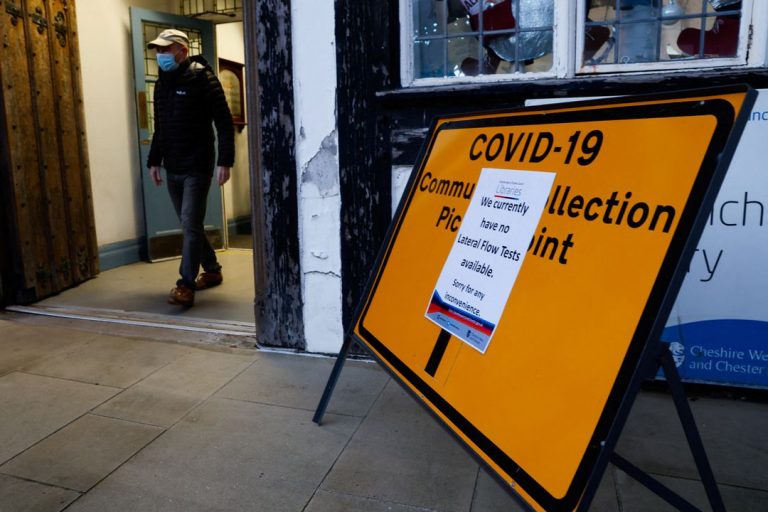 Marea Britanie intenționează să renunțe la legea de autoizolare COVID-19
