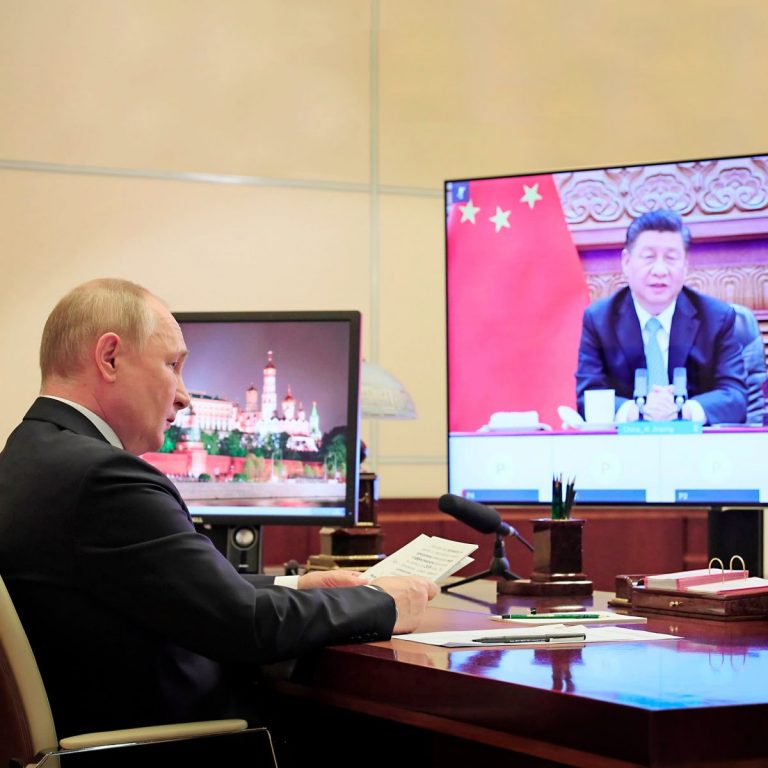 Xi Jinping şi Putin au pus “lumea la cale”: “Ne opunem tuturor ingerinţelor străine”