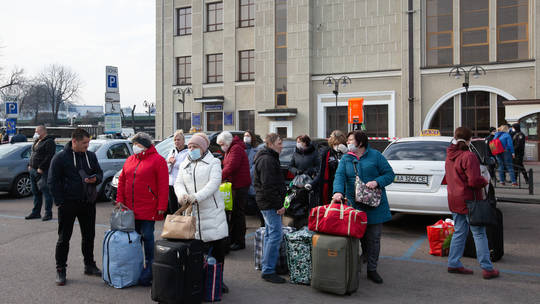 Mai mult de 43.000 de gospodării din Regatul Uni s-au oferit să găzduiască refugiaţi din Ucraina