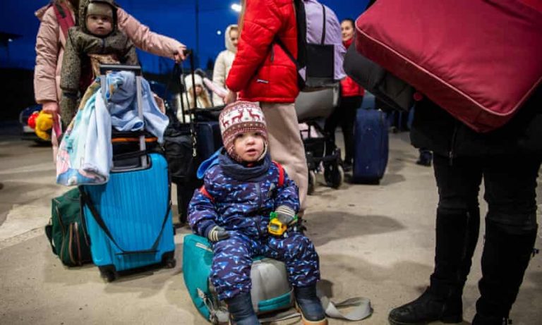 Peste 500.000 de oameni au reuşit să fugă din calea războiului din Ucraina