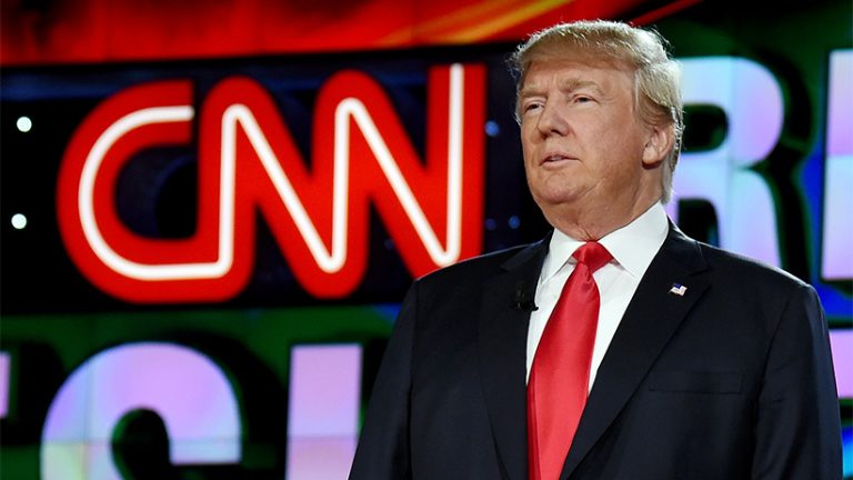 Donald Trump cere boicotarea CNN continuând „războiul”