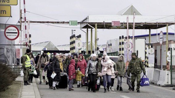 Trei milioane de ucraineni au reuşit să fugă din calea războiului