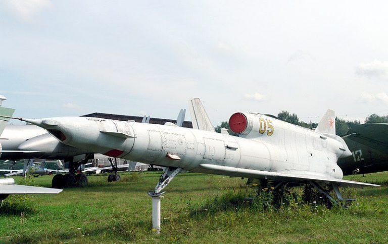 Drona care a survolat România şi s-a prăbuşit în Zagreb transporta o BOMBĂ de 120 de kg