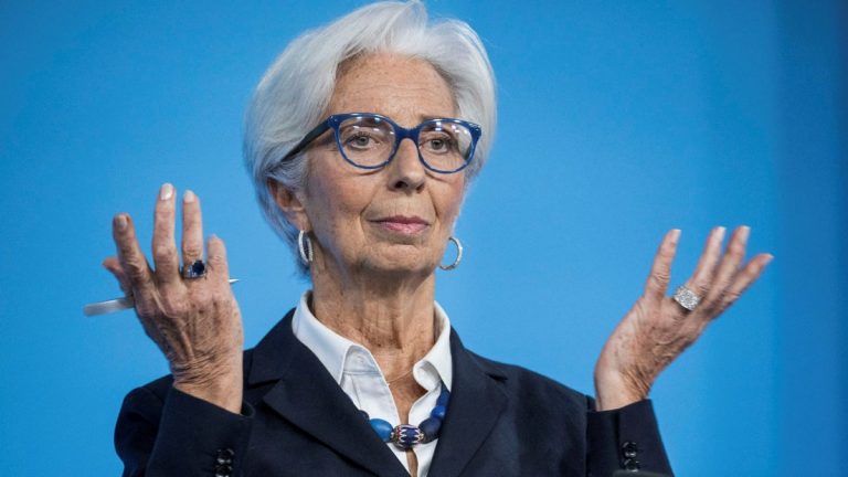 Lagarde: Economia zonei euro rezistă mai bine decât se preconiza