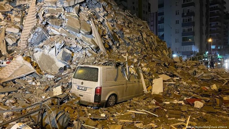 UE activează Mecanismul de protecţie civilă după catastrofa din Turcia