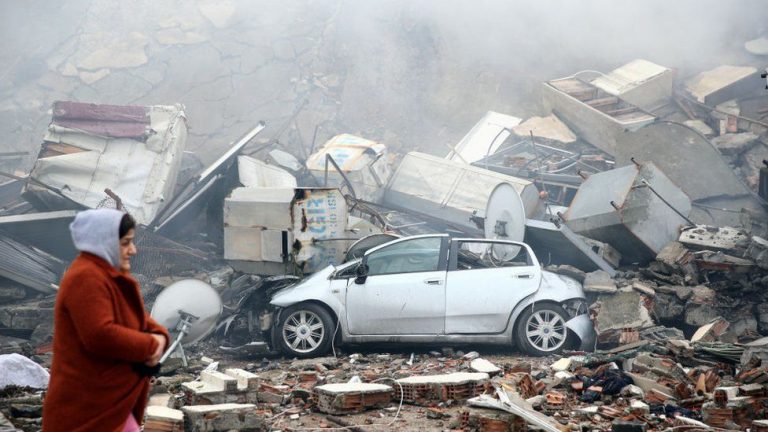 13,5 milioane de oameni din Turcia sunt afectaţi de ultimele cutremure catastrofale