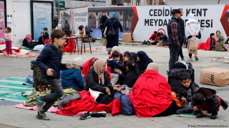 Ploile puternice afectează sinistraţii cutremurului din sud-estul Turciei