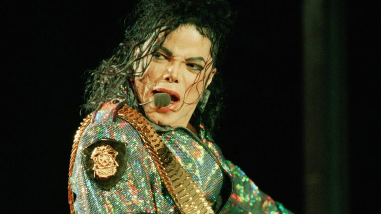 Sony vrea să cumpere jumătate din catalogul muzical al cântăreţului Michael Jackson
