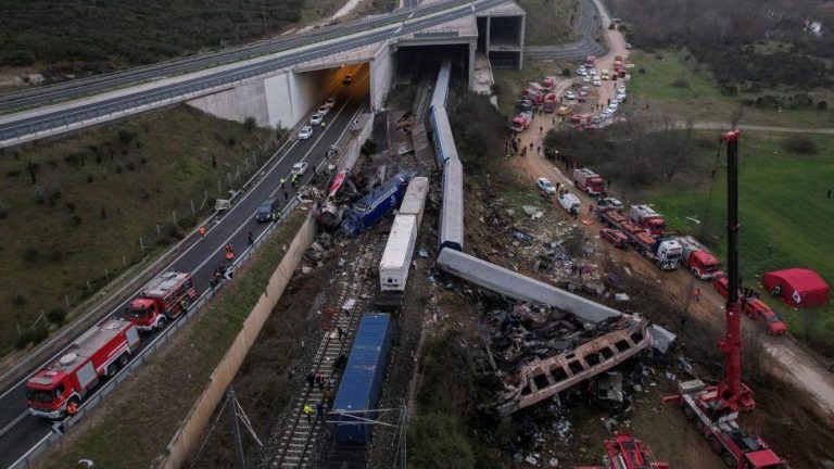 TRAGEDIE feroviară în Grecia! Un şef de gară a fost ARESTAT!