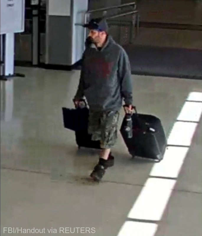 Un bărbat a fost arestat după ce a venit cu BOMBA în valiză la aeroport