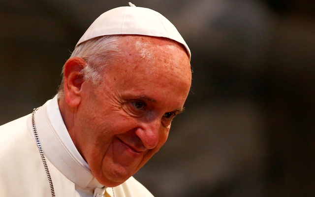 Papa Francisc a botezat 34 de copii în Capela Sixtină
