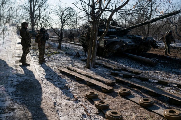 Rusia anunţă ocuparea a încă două sate în Ucraina