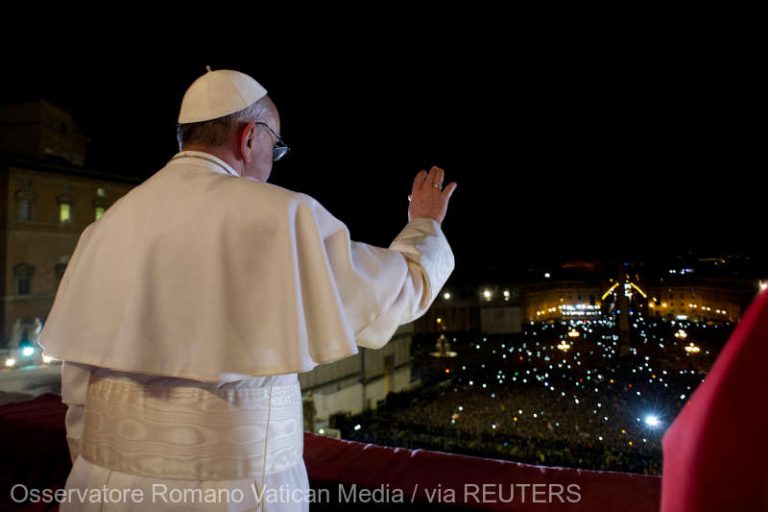 Papa Francisc, în timpul slujbei de Crăciun: ‘Inima noastră este la Betleem’