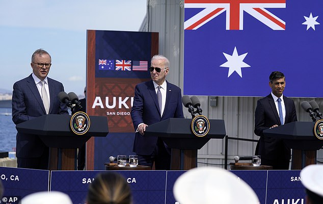 SUA lansează un spectaculos program de submarine împreună cu Australia şi UK – VIDEO