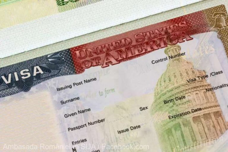 Doi senatori americani recomandă includerea României în programul Visa Waiver