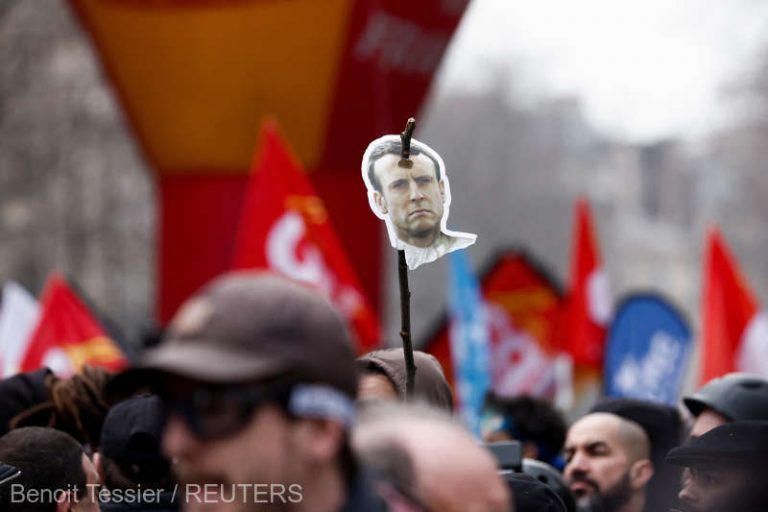 Transporturile din Franţa, perturbate de protestele faţă de reforma pensiilor