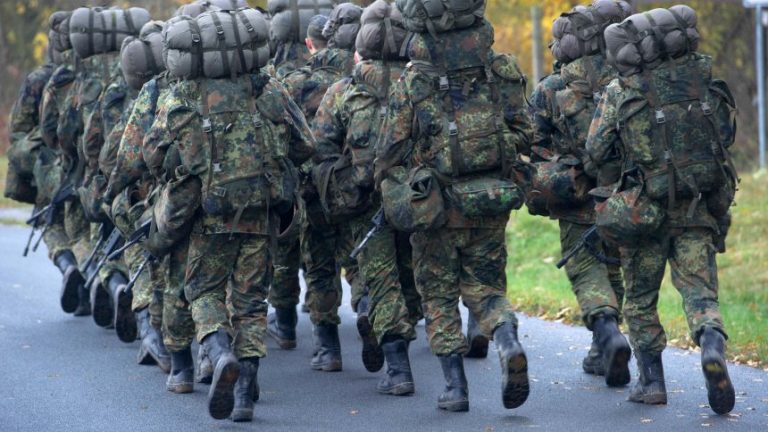 Armata germană își sporește numărul de militari activi