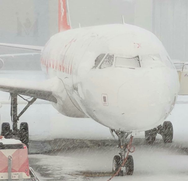 Ninsoarea abundentă a anulat zeci de zboruri pe aeroportul din Bruxelles