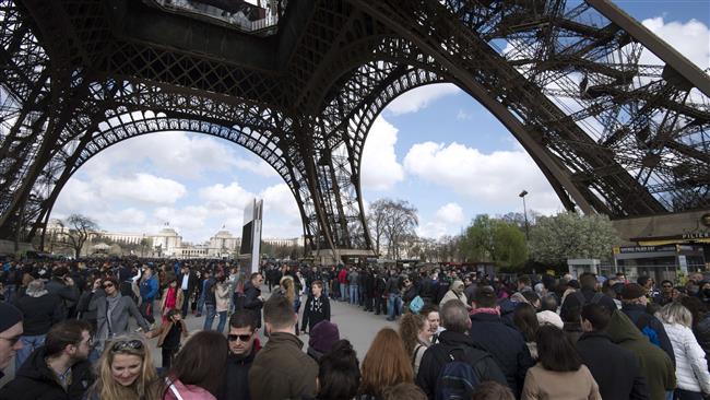 Turnul Eiffel va fi redeschis vineri dimineață după încheierea a unei greve  a personalului