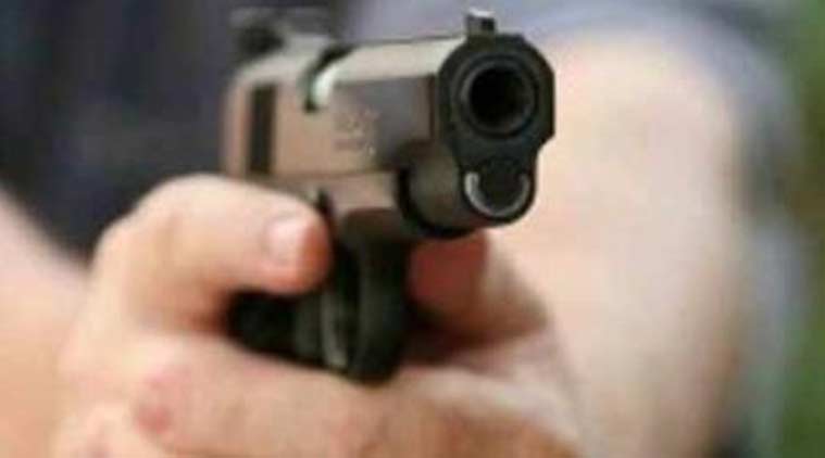 Un moldovean stabilit în Italia şi-a ameninţat vecinul cu un pistol de jucărie
