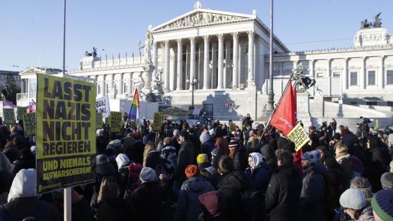 Austria: Protest împotriva coaliţiei de dreapta
