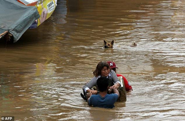 Bilanţul în urma inundaţiilor şi alunecărilor de teren care afectează Filipine a ajuns la 50 de morţi