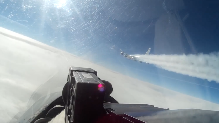 Un avion militar rus a escortat un bombardier al forţelor SUA deasupra Mării Baltice