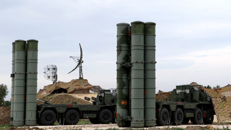 Turcia şi Rusia au semnat acordul prin care Ankara cumpără rachete S-400