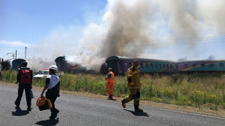 UPDATE. GRAV accident de tren în Africa de Sud. Cel puţin 12 persoane au murit – FOTO