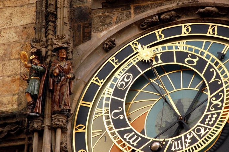 Celebrul ceas astronomic din Praga a fost oprit