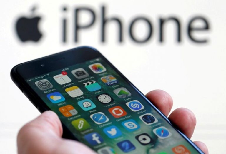 O baterie supraîncălzită de iPhone a produs rănirea a 50 de persoane și evacuarea unui Apple Store la Zurich
