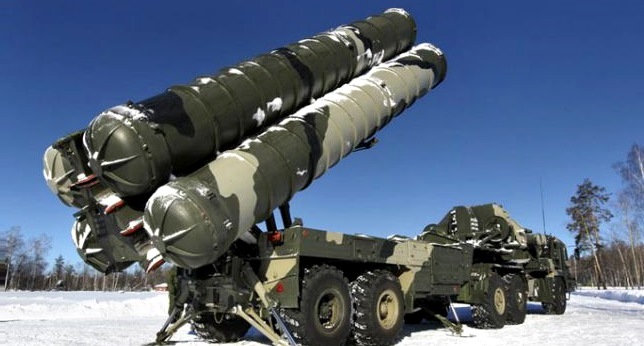 Componente ale sistemului rusesc de rachete sol-aer S-400 au fost avariante de o furtună în timpul expedierii către China