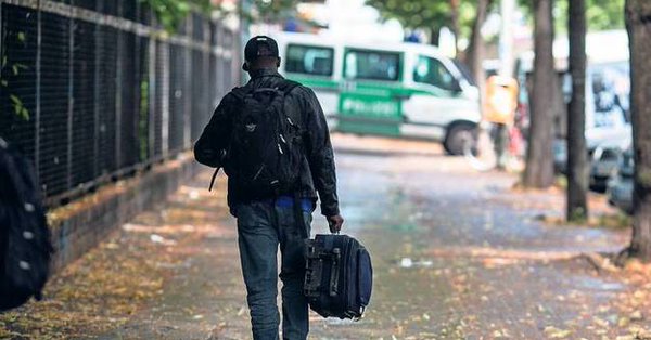 Refugiat sirian, arestat în Germania pentru plănuirea unui atac terorist